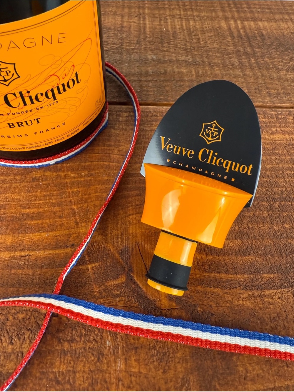 NEW Veuve Clicquot champagne bottle stoppers